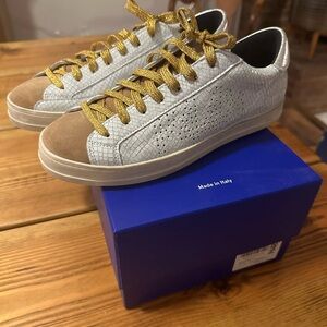NIB. P448 S21-John sneaker. Size 39.